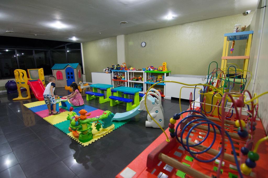 Marina Park Hotel Fortaleza  Exteriör bild A playroom at a hospital in Thailand